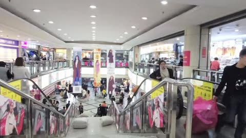 杭州四季青 华东服装批发的“流量心脏”与财富密码